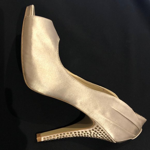 Nine West Satin Pump - Picture 1 of 7